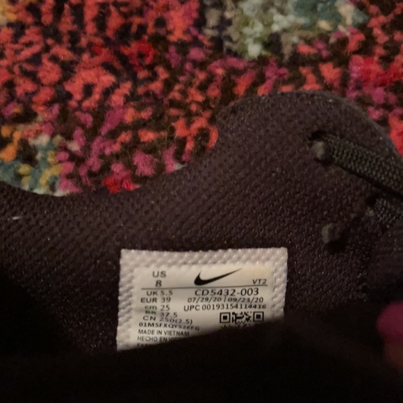 Women’s Nike Air, will trade for right shoes - Picture 3 of 3